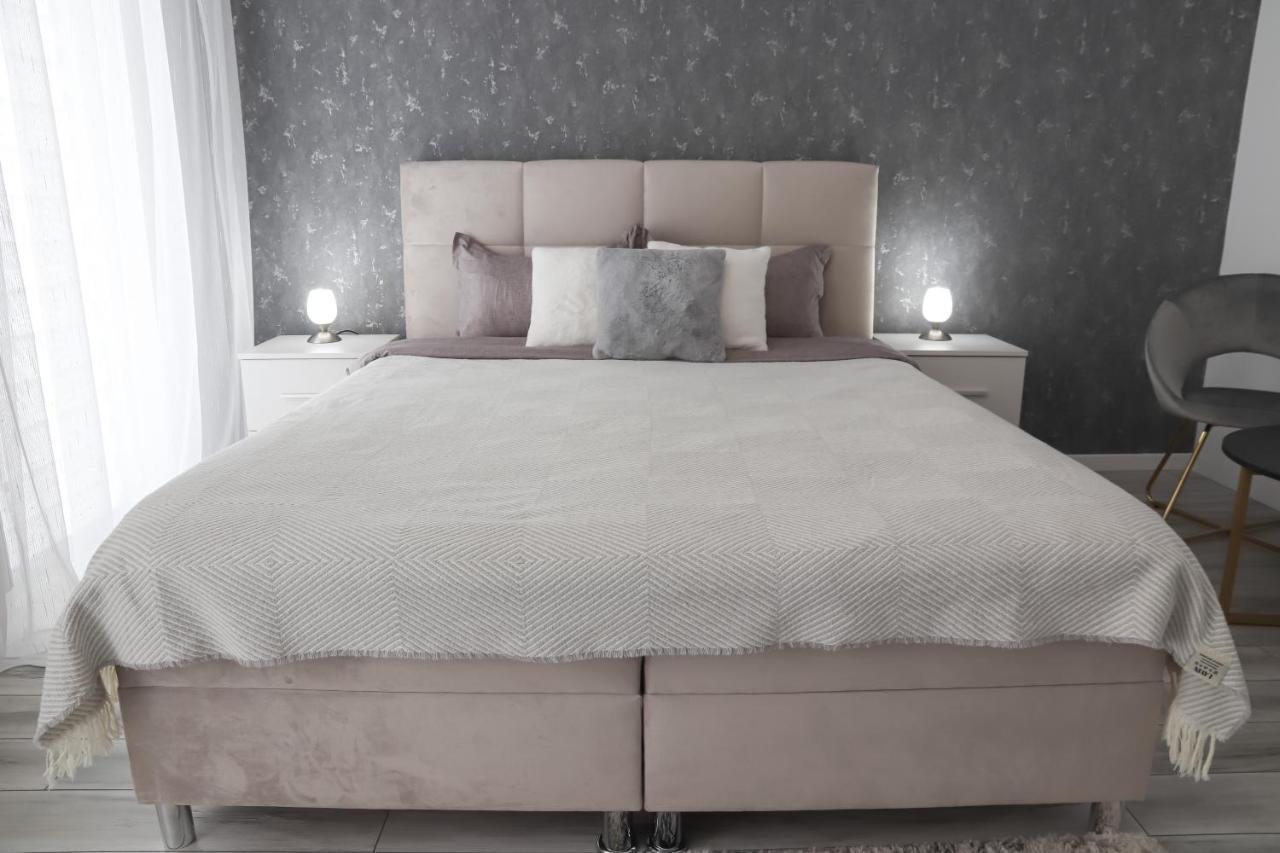 Stars Apartment Brasov Luaran gambar